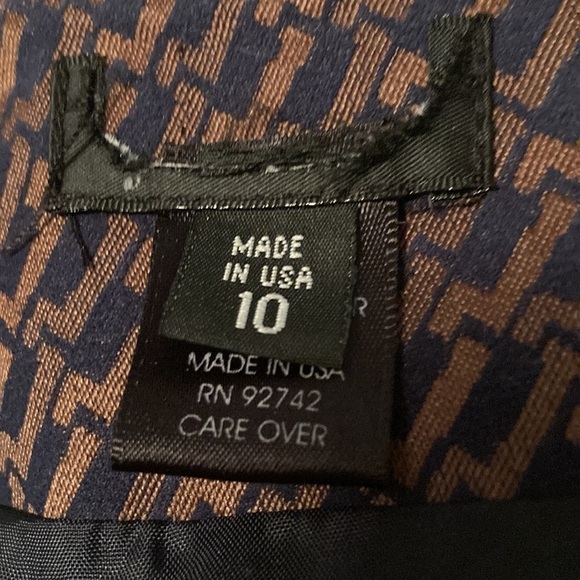 JULIANNA COLLEZIONE Blue/Tan Pencil Skirt with Petal Hem - Picture 14 of 16